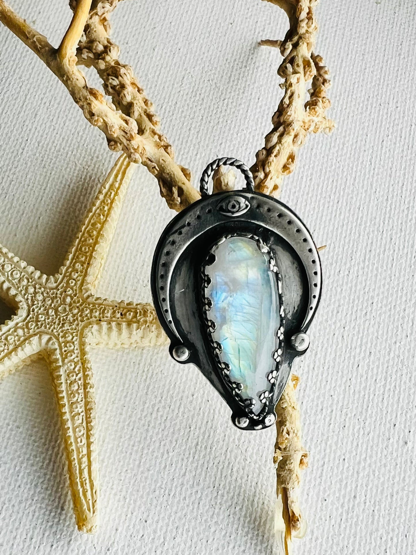 Lunar Guardian Amulet