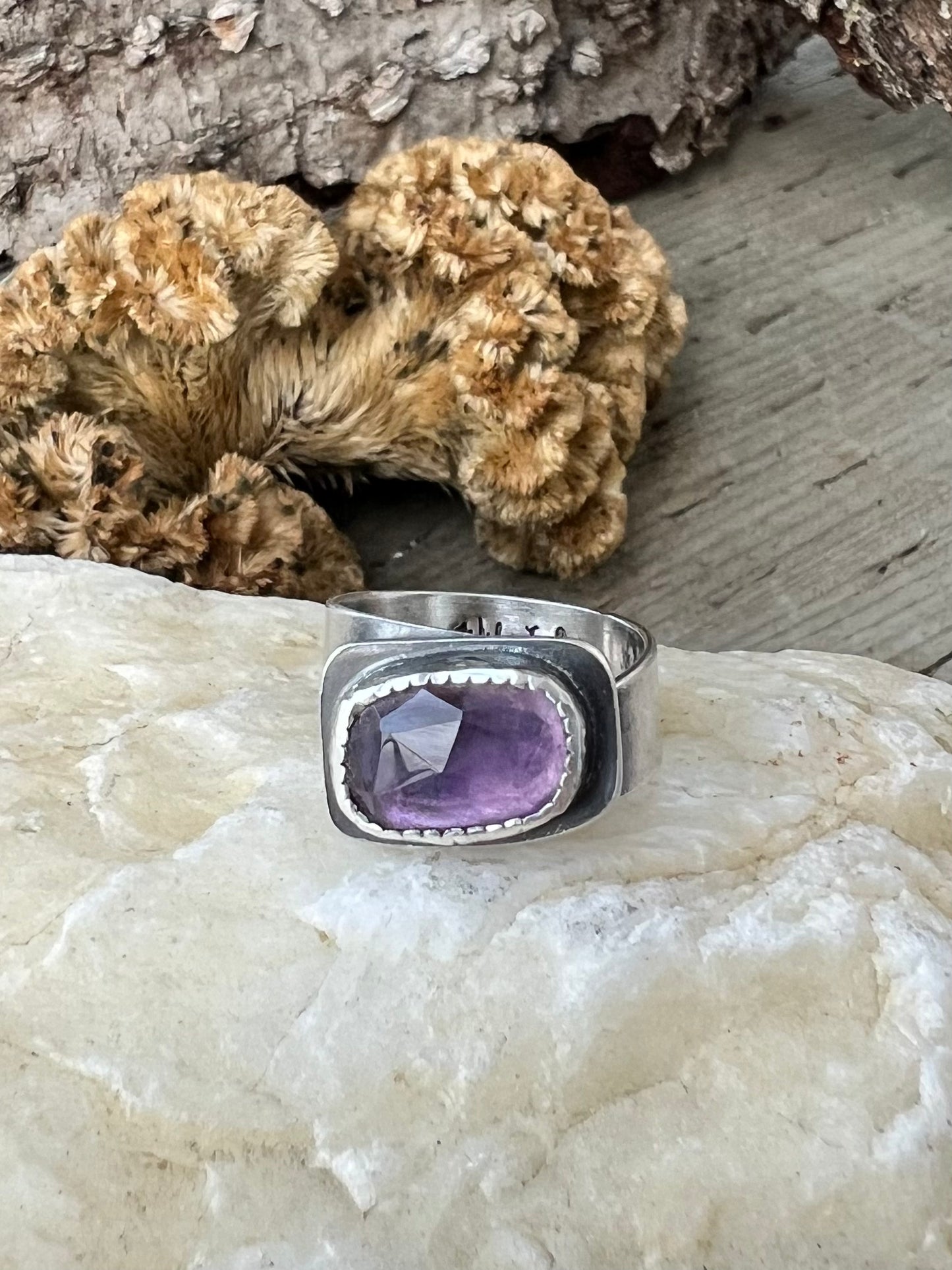 AMETHYST GLOW RING