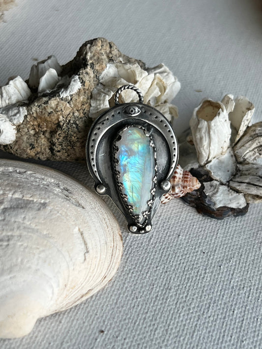Lunar Guardian Amulet